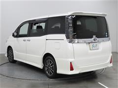 ヴォクシー ZSキラメキ 8ニン