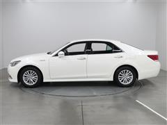 クラウンロイヤル HEVロイヤルサルーン