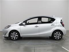 アクア S スタイルBK