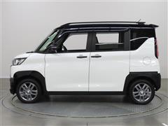 デリカミニ HEV T プレミアム