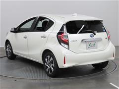 アクア S スタイルBK