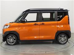 デリカミニ HEV T プレミアム