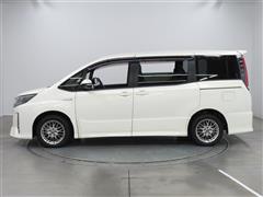 ノア HEV Si