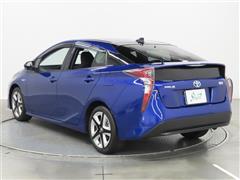 プリウス Sセーフティプラスツートン