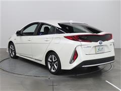 プリウス PHEV A