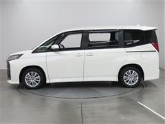 ノア HEV S-G 8ニン