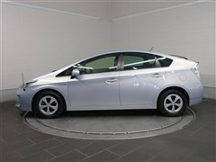 プリウス S アウトレット