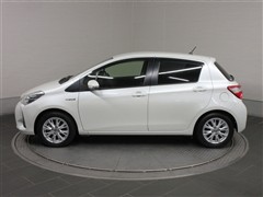 ヴィッツ ハイブリッド U