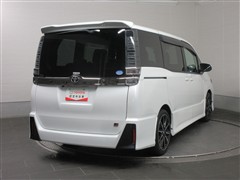 ヴォクシー ZS GRスポーツ