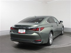 ES300h バージョンL