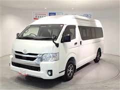 トヨタ　ハイエースバン デラックス