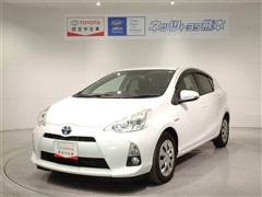 トヨタ　アクア S