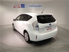 プリウスアルファ S