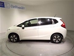 フィット ハイブリッド F