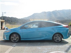 プリウスPHV A