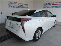 プリウス A