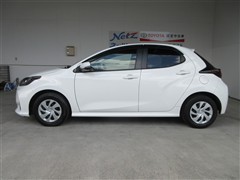 ヤリス ハイブリッド X