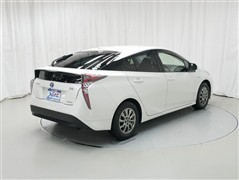 プリウス Sセーフティプラス