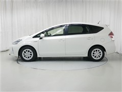 プリウスアルファ S