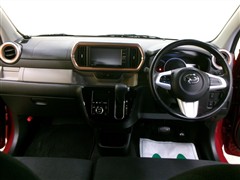 ブーン シルク SA3 4WD