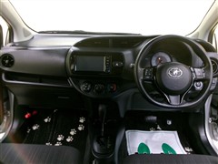 ヴィッツ F 4WD