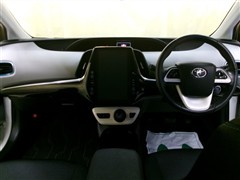 プリウスPHV 1.8A