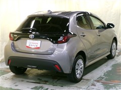 ヤリス ハイブリッド G 4WD