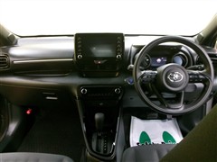 ヤリス ハイブリッド G 4WD