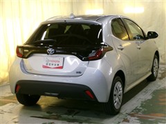 ヤリス ハイブリッド X 4WD