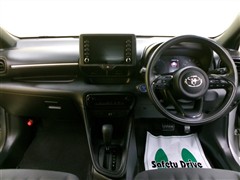 ヤリス ハイブリッド X 4WD