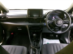 ヤリス ハイブリッド X 4WD