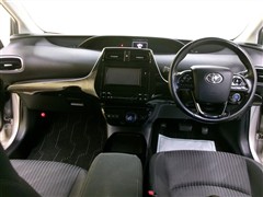 プリウス A 4WD