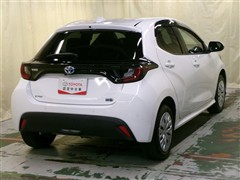 ヤリス ハイブリッド X 4WD