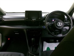 ヤリス ハイブリッド X 4WD