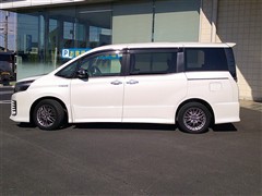 ヴォクシーHV ZSキラメキ2