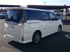 ヴォクシーHV ZSキラメキ2