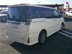 ヴォクシーHV ZSキラメキ3