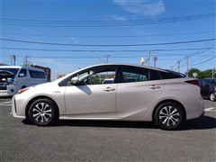 プリウス A
