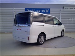 ヴォクシー HEV V