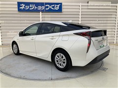 プリウス Sセーフティプラス