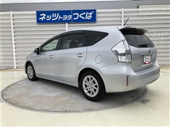プリウスアルファ S