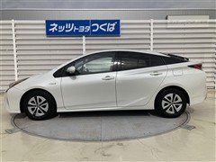 プリウス A