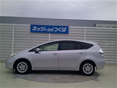 プリウスアルファ S