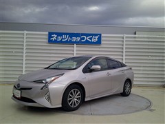 トヨタ プリウス Sセーフティプラス