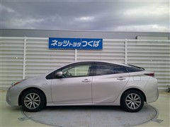 プリウス Sセーフティプラス