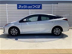 プリウス A