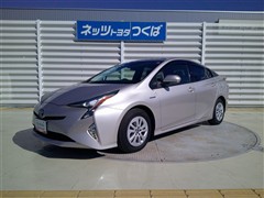 トヨタ プリウス Sセーフティプラス