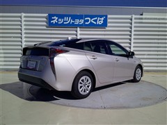 プリウス Sセーフティプラス