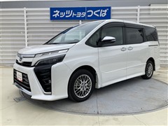 トヨタ ヴォクシーHEV ZSキラメキ3