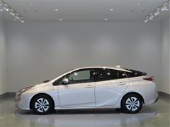 プリウス A